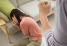 Tham vấn về bạo lực gia đình ở Nhật Bản đạt mức cao kỷ lục