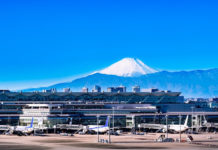 Nhật Bản bắt đầu tiêm vắc xin COVID-19 cho công dân về nước tạm thời từ nước ngoài