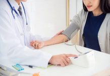 Tổ chức y tế ở Nhật Bản đã yêu cầu chính phủ cải thiện cơ chế bảo hiểm y tế để hỗ trợ những người nước ngoài không có khả năng chi trả viện phí