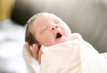 Tỉ lệ sinh của Nhật Bản tiếp tục giảm kỷ lục